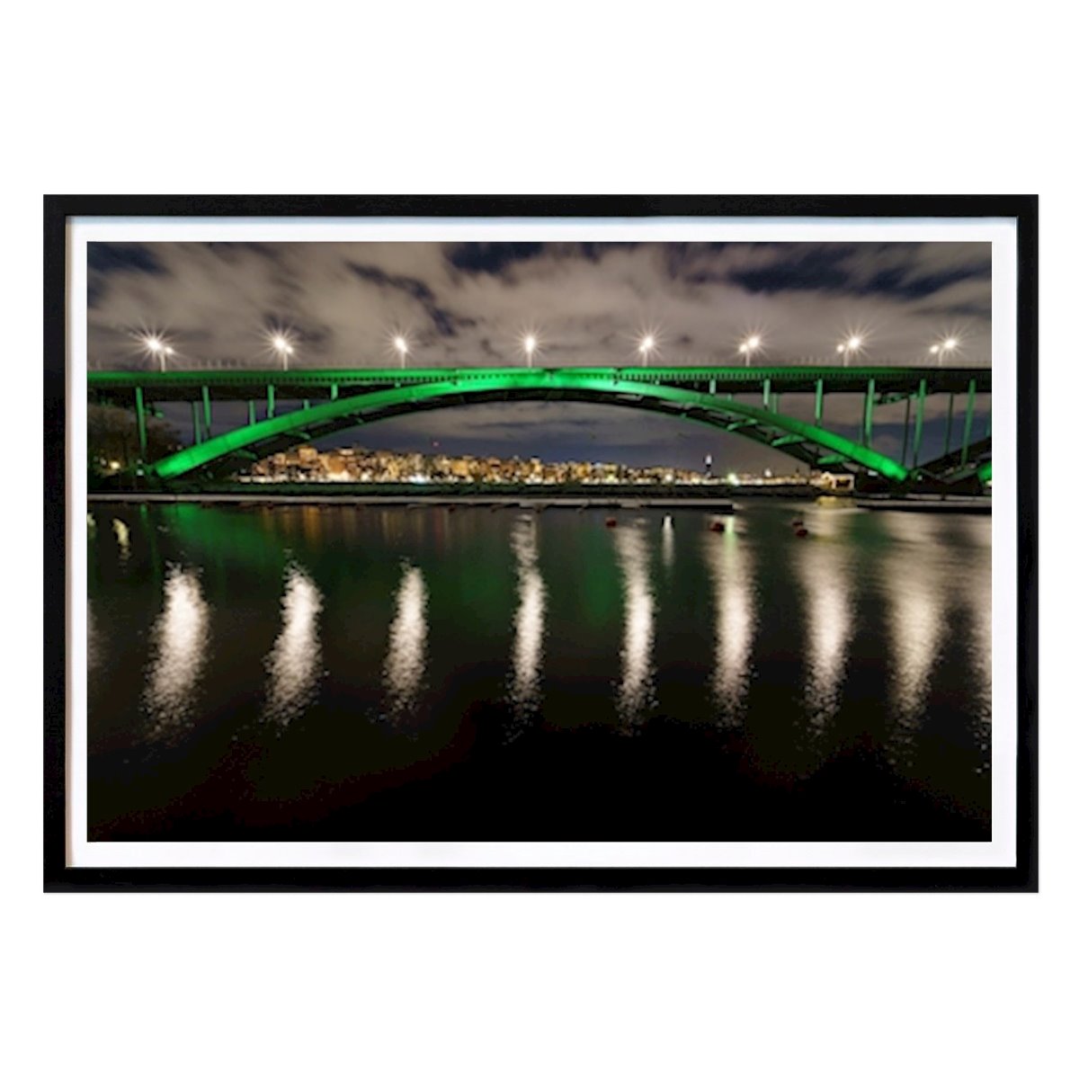 Stockholm Poster: Västerbron by night av Pär Åström