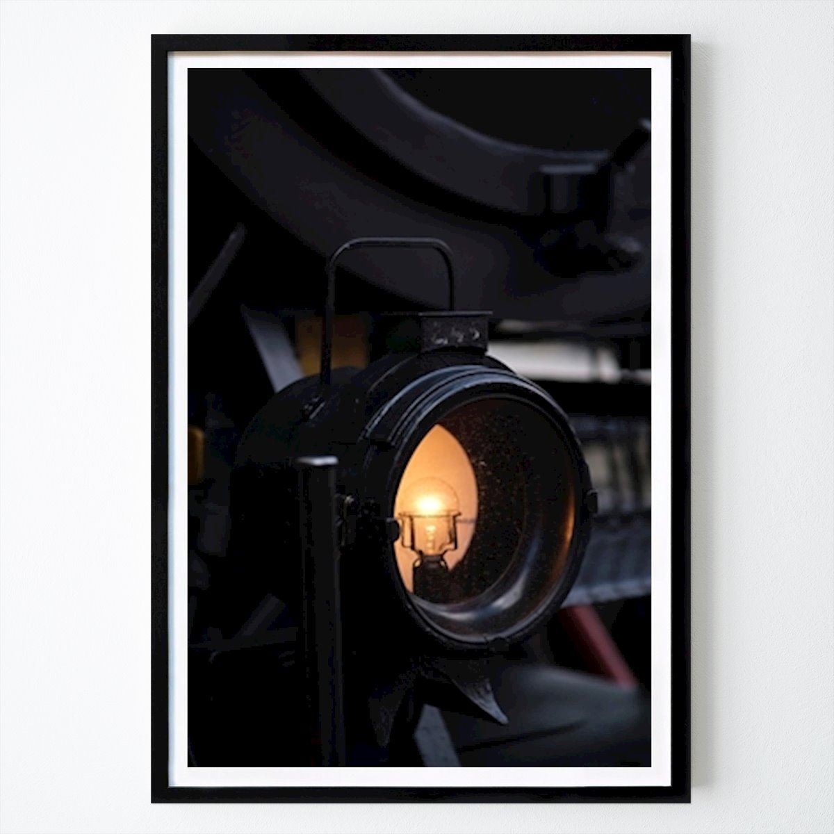 Retro & Vintage Poster: Dampflokomotive mit Laterne von Floris Trapman