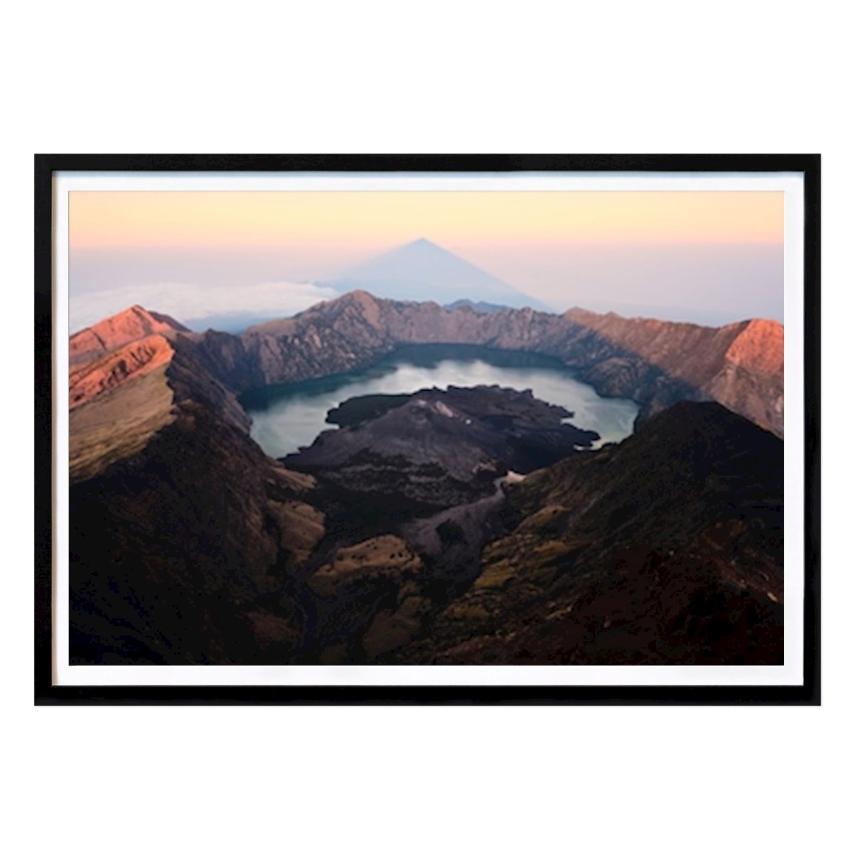 Luonto Juliste: Rinjani auringonnousun aikaan tekijänä Joshua Kettle