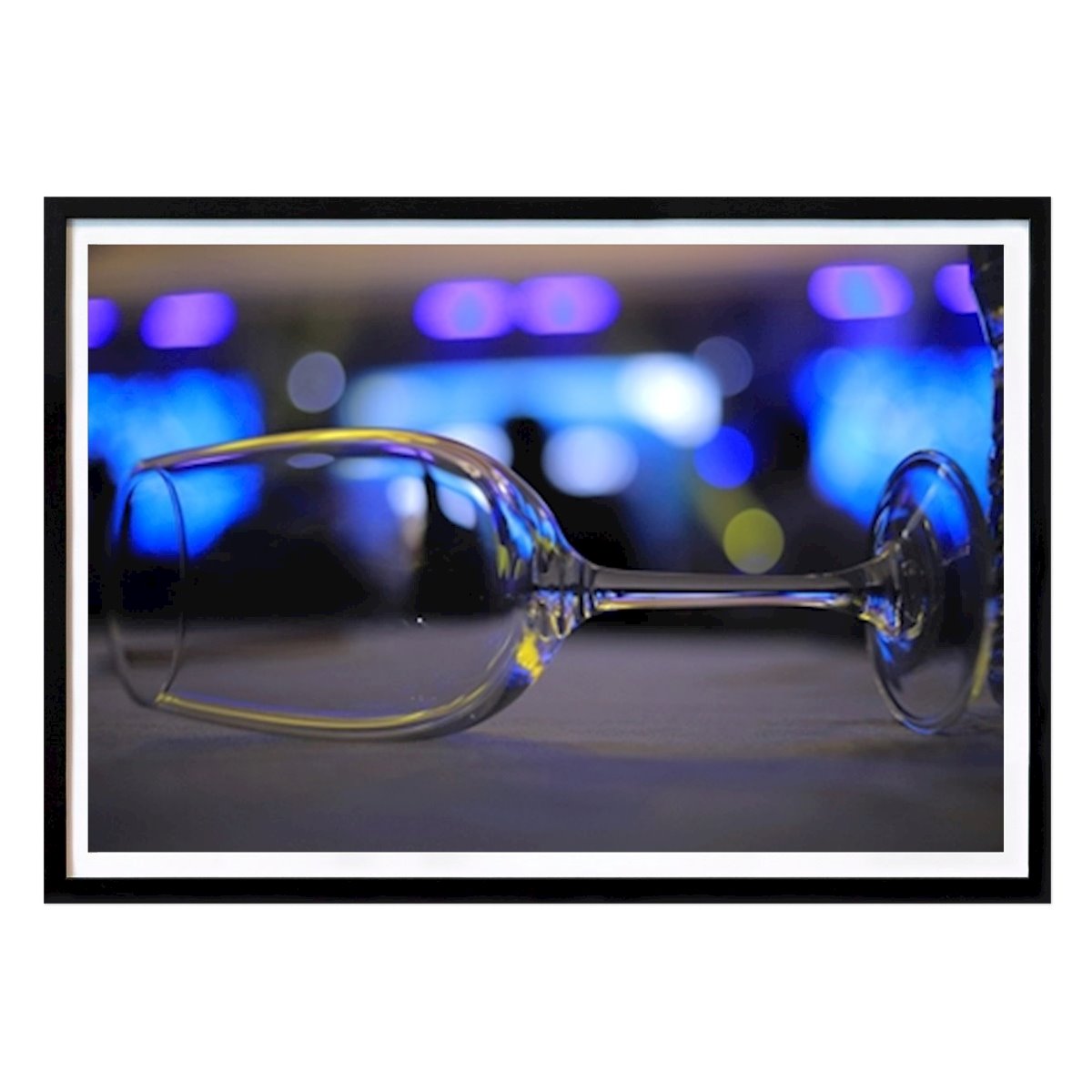 Art Affiche: Glass wine fell on table par Wisga Photography