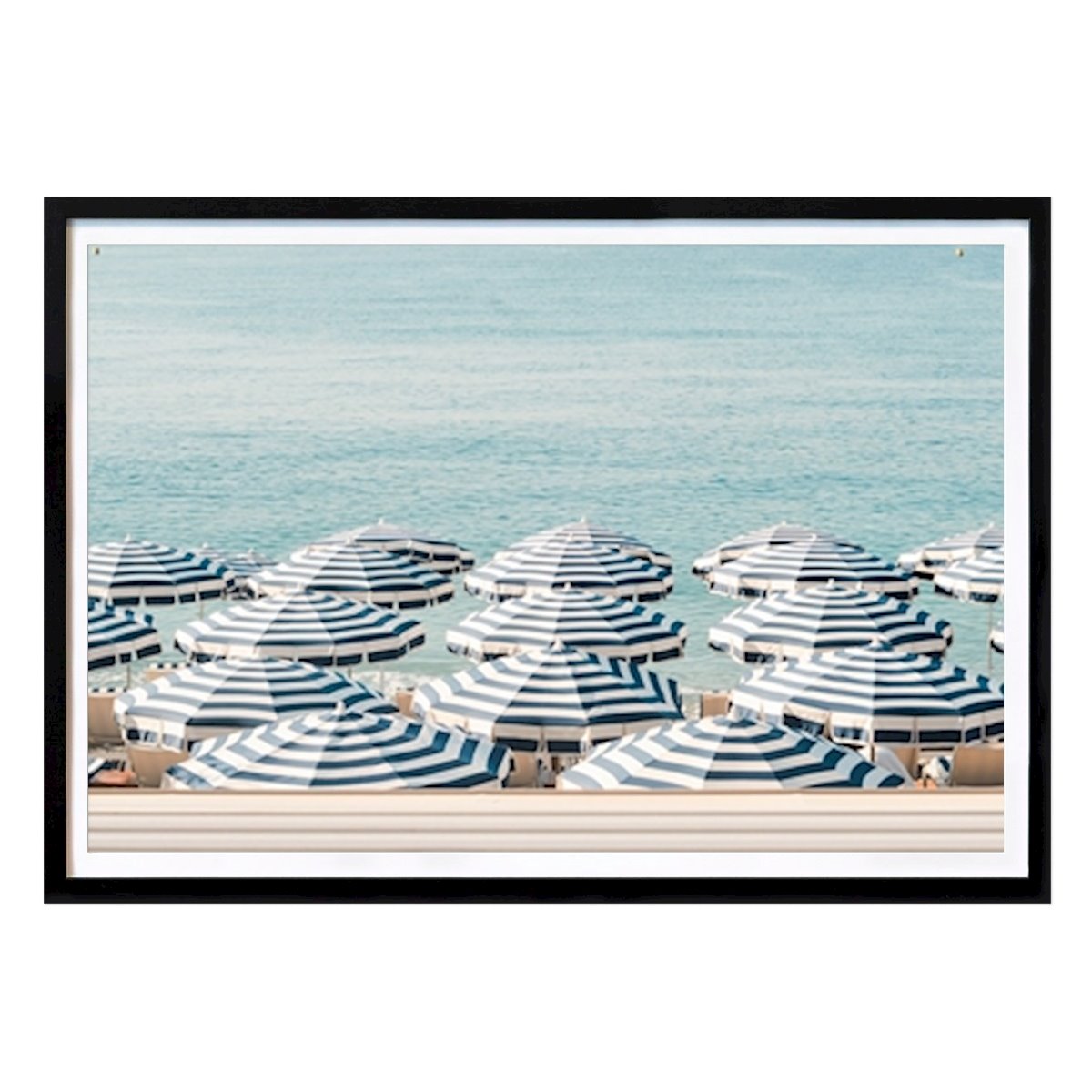 Natur Poster: Gestreifte Sonnenschirme von Grace Digital Art Co