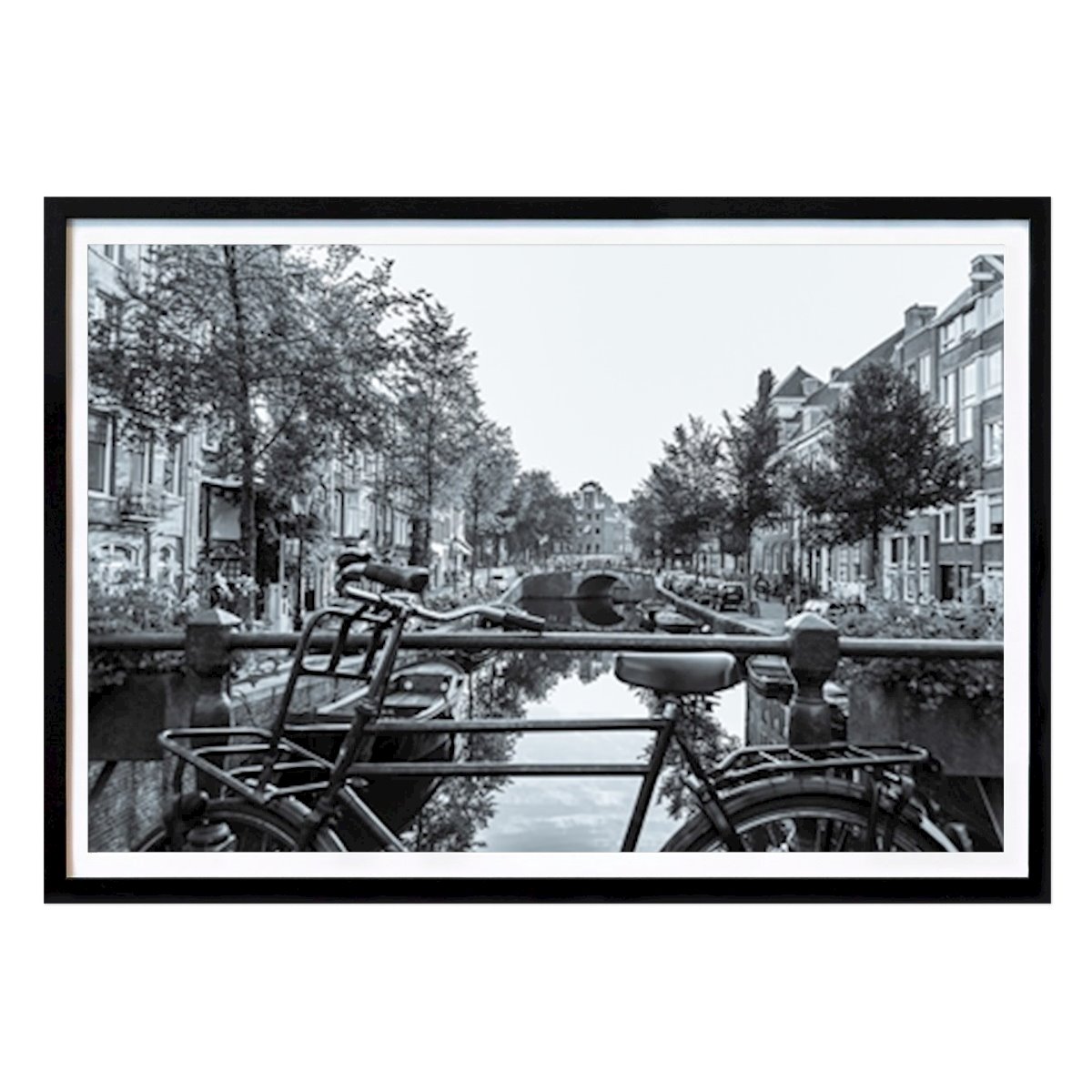 Amsterdam Poster: Old bicycle in Amsterdam av Dieterich Fotografie