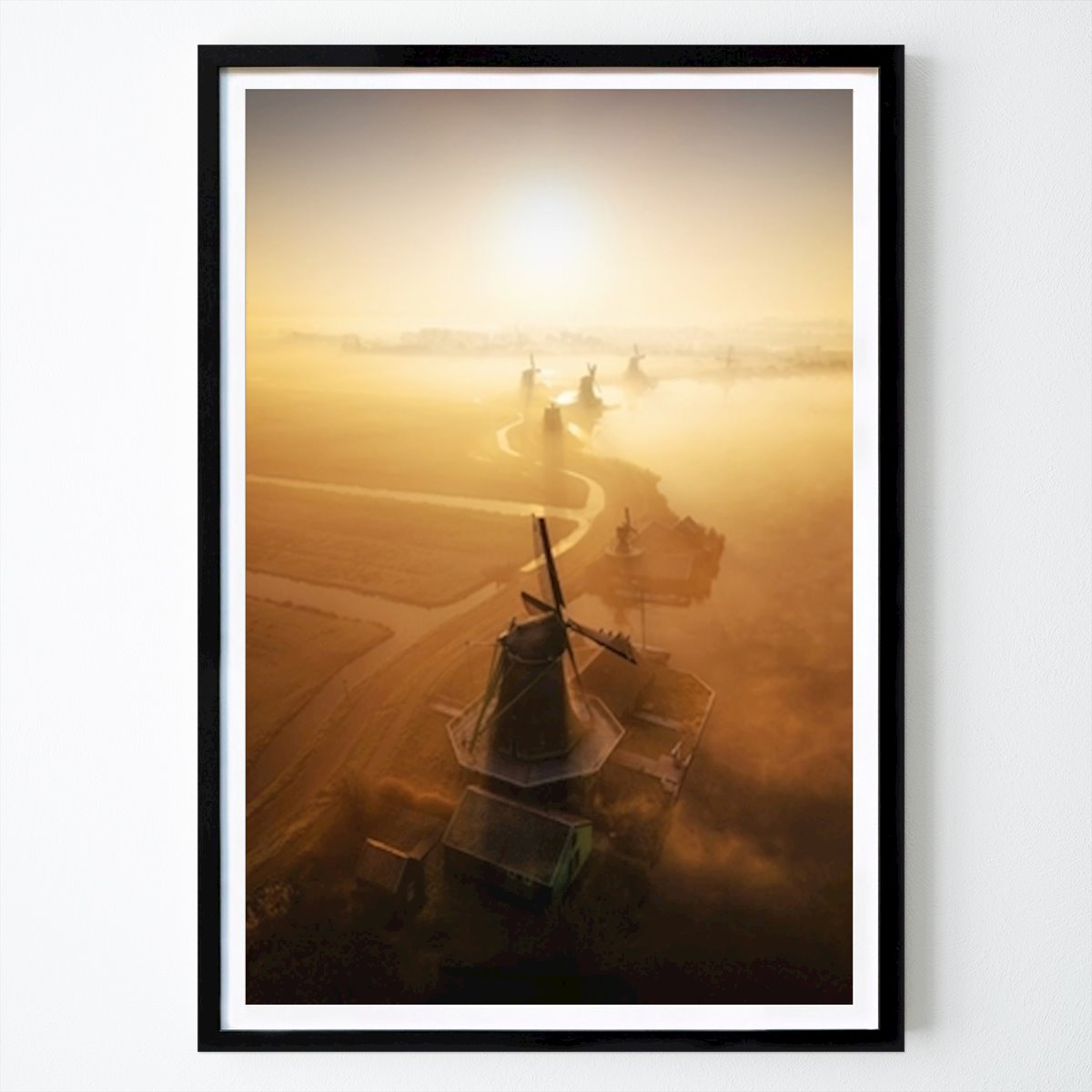 Retro & Vintage Póster: Windmills at sunrise de Yen Do