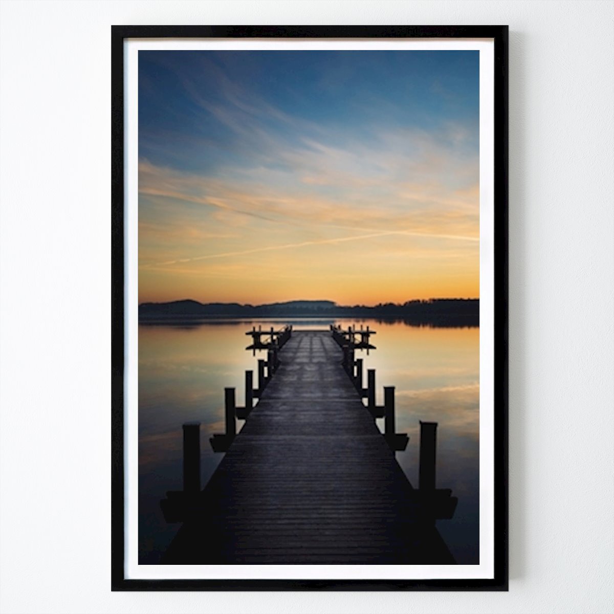 Naturaleza Póster: Pasarela de madera en el lago Sunrise de Bastian Riccardi