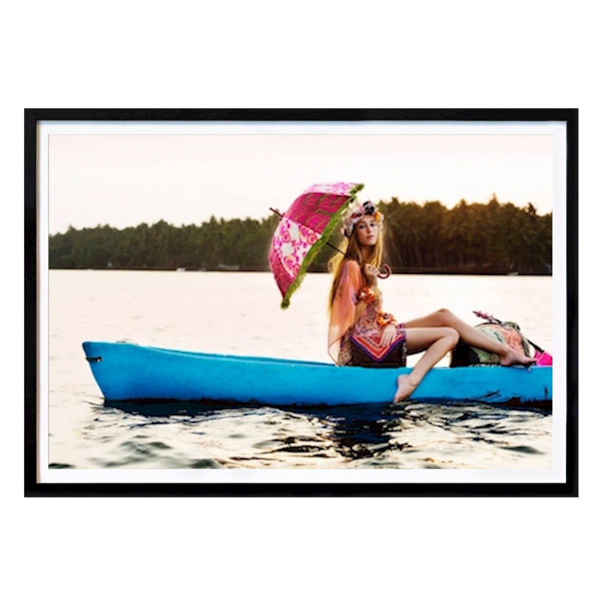 Mens & Portret Poster: Boho kuiken in chapora rivier van Angelika Sliwinski