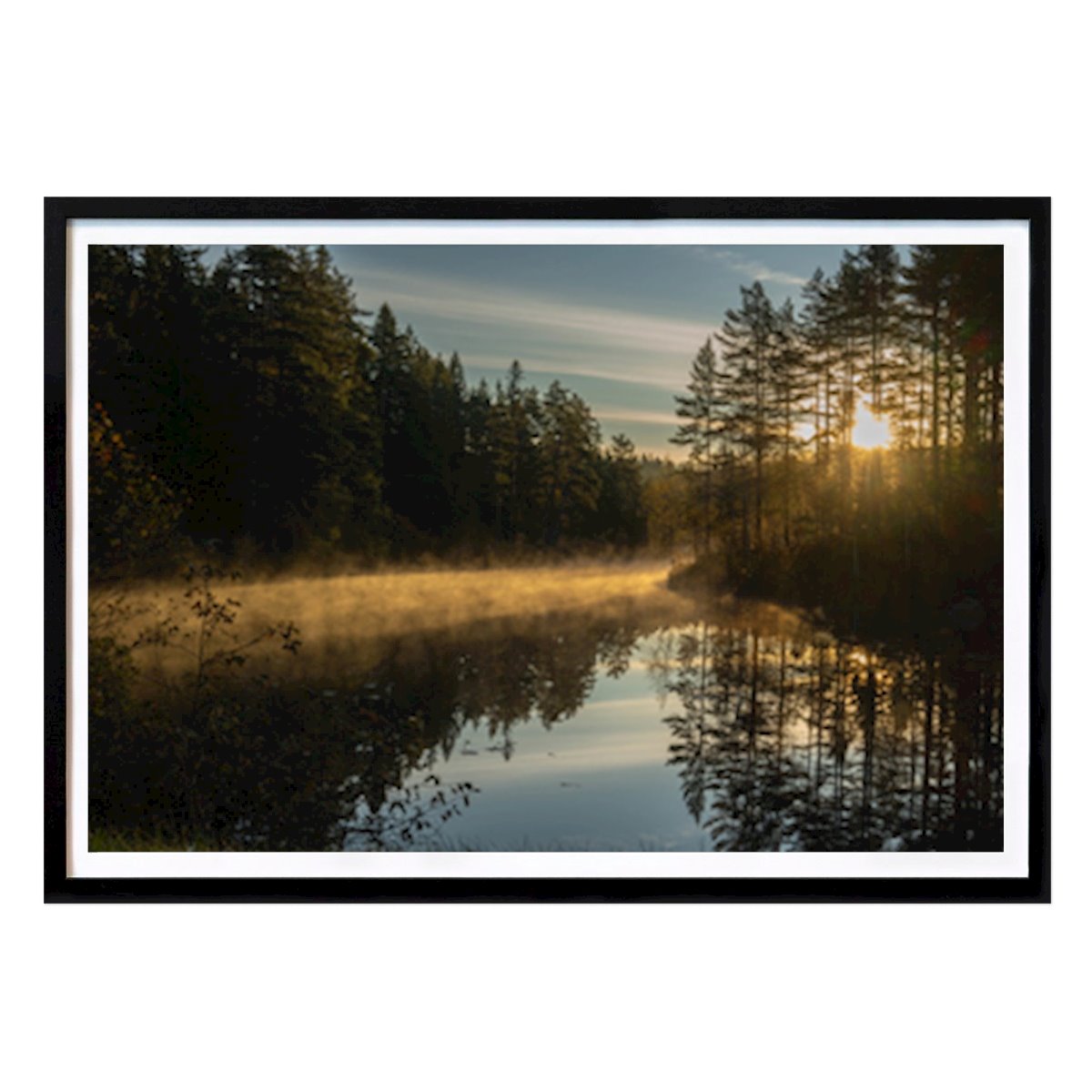 Natur Poster: Fridfull soluppgång över Misty River av Ann-Sofi Eriksson