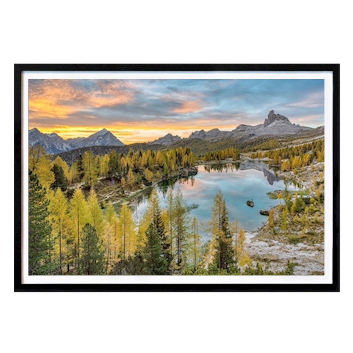 Lago Federa in den Dolomiten Poster von Michael Valjak – Tier Wandbild – Printler