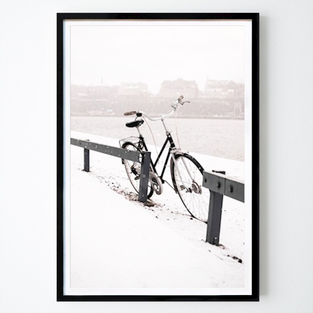 Švédsko Plakát: Bici retro en la nieve od Marta Ortigosa