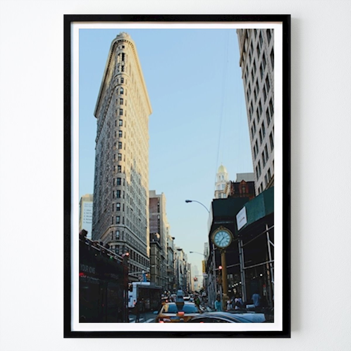 New York Poster: Plattjärnsbyggnaden av Laura Meza